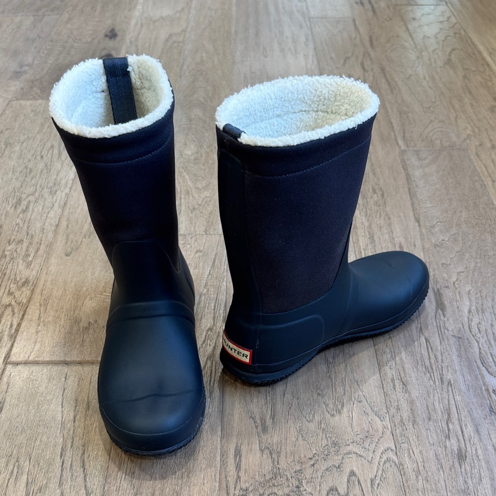 Hunter Black Waterproof Winter Rain Boots with Cream Sherpa Lining